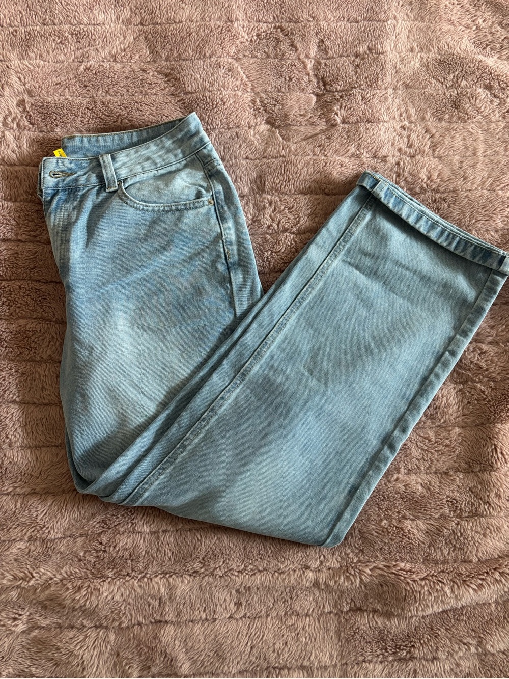 Light Blue Low Rise Women’s Jeans - Classic Straight Fit Size Medium